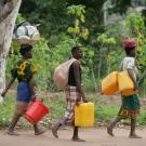 © UNICEF/NYHQ2006-2259/Giacomo Pirozzi Traditional water carriers